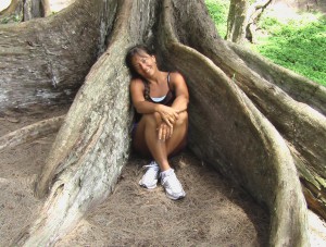 IMGA0556-BIG ISLAND- Me in tree roots